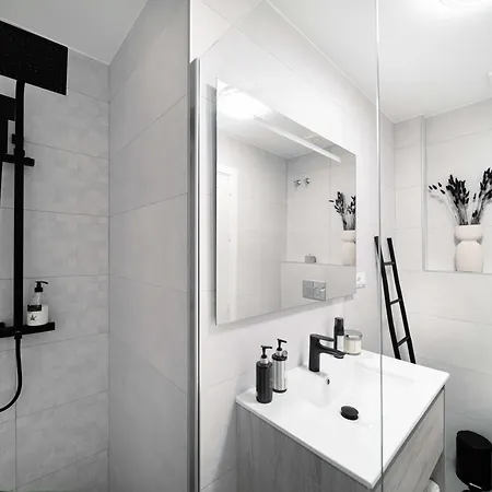 El Noray Ground Floor Beachside 아파트 마르베야